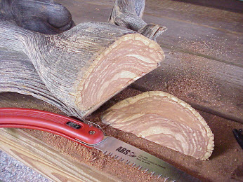 Cắt gỗ sao cho phần gốc thật phẳng